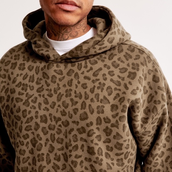 (NWT) Abercrombie & Fitch Men’s Essential Popover Hoodie Animal Print, Medium - Picture 2 of 16